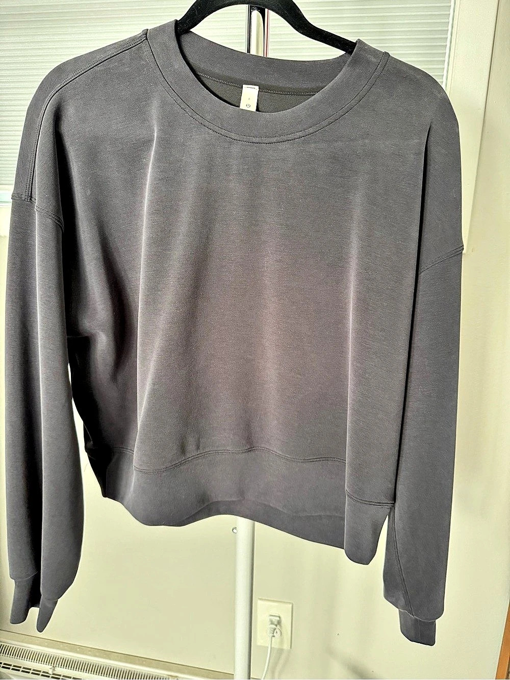 lululemon Softstreme Perfectly Oversized Cropped Crew Black Size 8